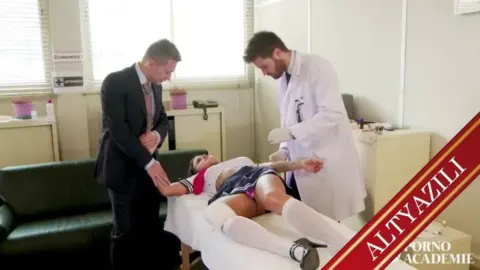 Hasta Kadını Şifalı Yarrakla İyileştiren Devlet Hastanesi Doktoru